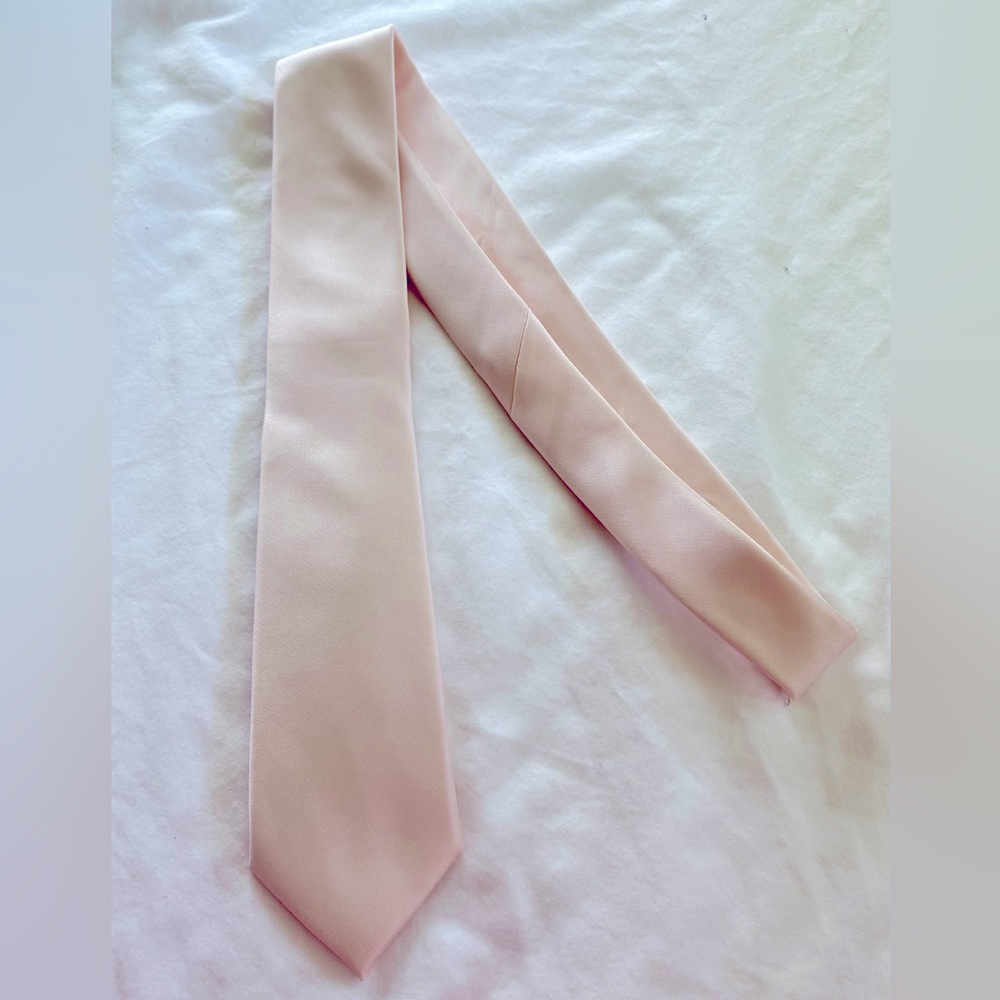 Men’s Alfani blush pink tie. Worn once. Pet & smoke free home.